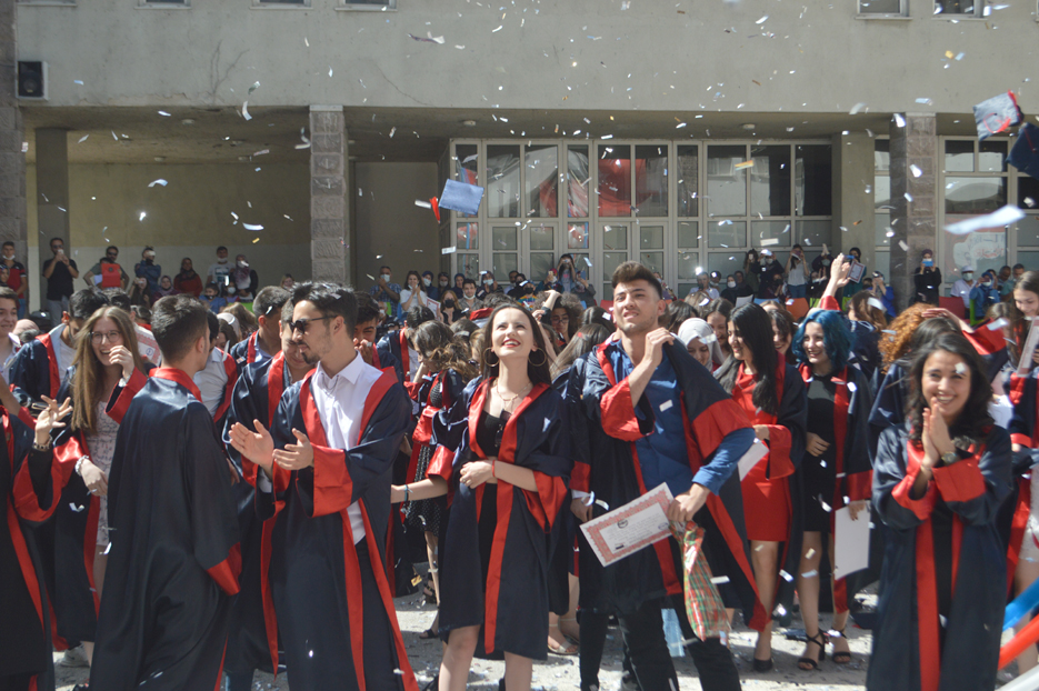 127 yıllık Afyon Lisesi'nde çifte mezuniyet heyecanı yaşandı