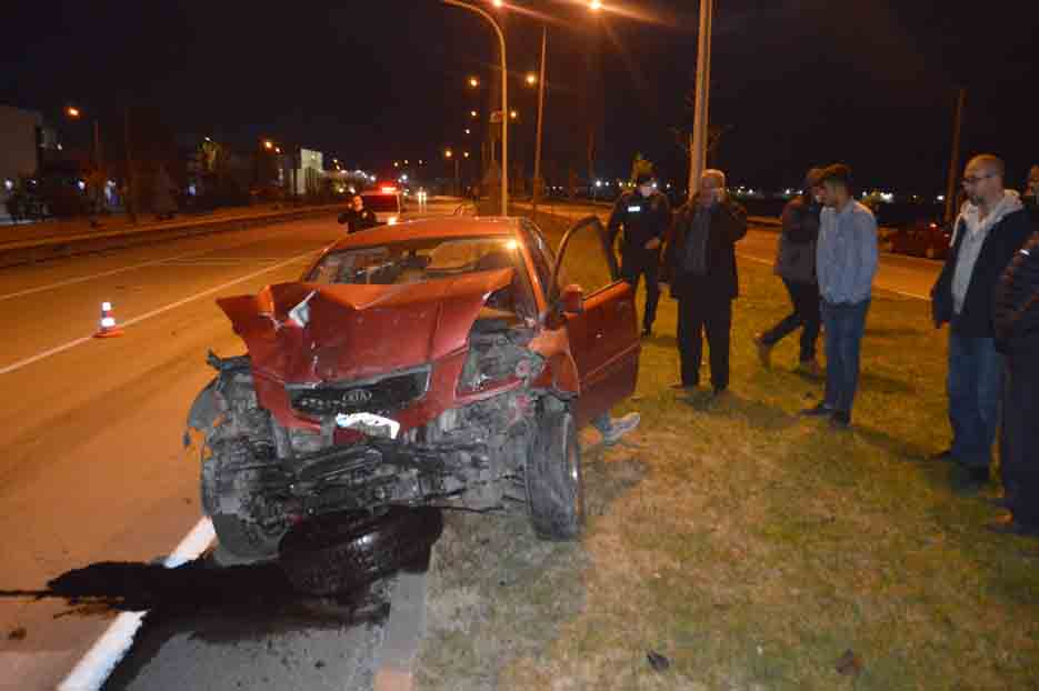 Otomobilin minibüse çarpması sonucu 4 kişi yaralandı