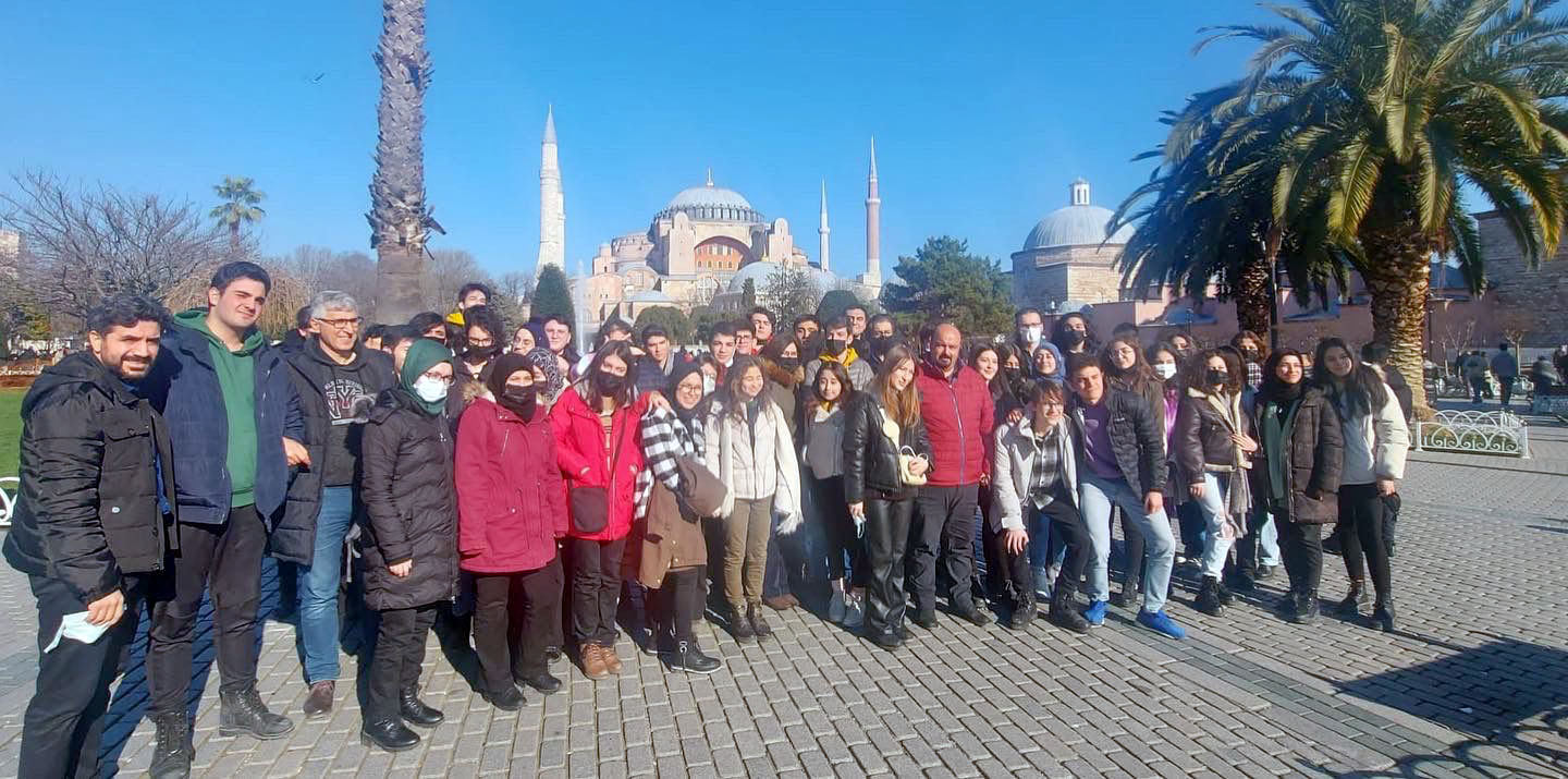 Süleyman Demirel Fen Lisesi’nden  İzmir ve İstanbul’a eğitim gezisi