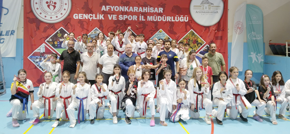 Minik Tekvandocular Türkiye  şampiyonasına katılacak