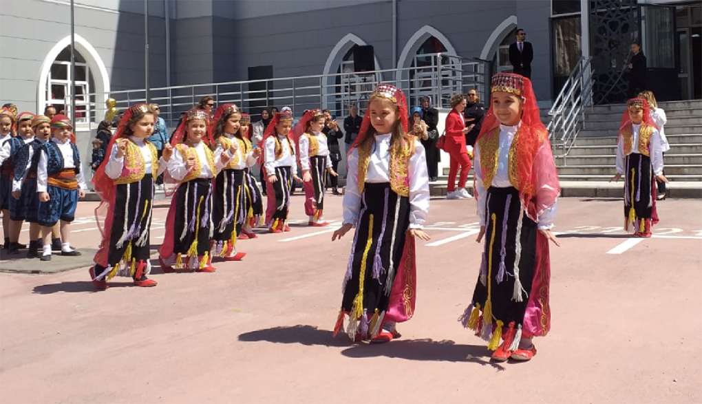 Atatürk ilkokulunda 23 Nisan coşkusu