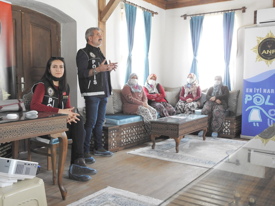 'En İyi Narkotik Polisi Anne' projesi sürüyor