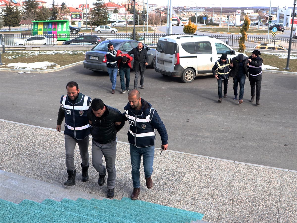 Araba dolandırıcılığı yapan 3 kişi tutuklandı