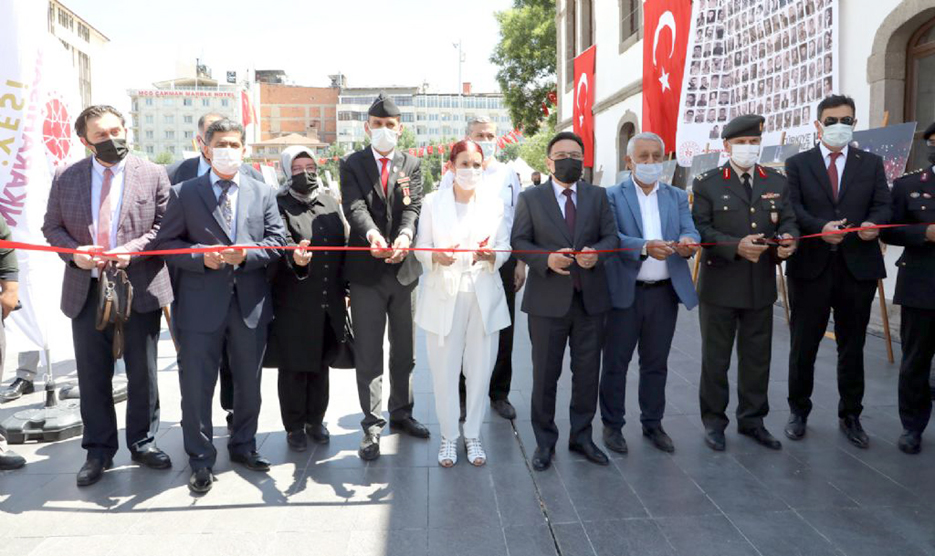 15 TEMMUZ RUHU FOTOĞRAFLARLA ÖLÜMSÜZLEŞTİ