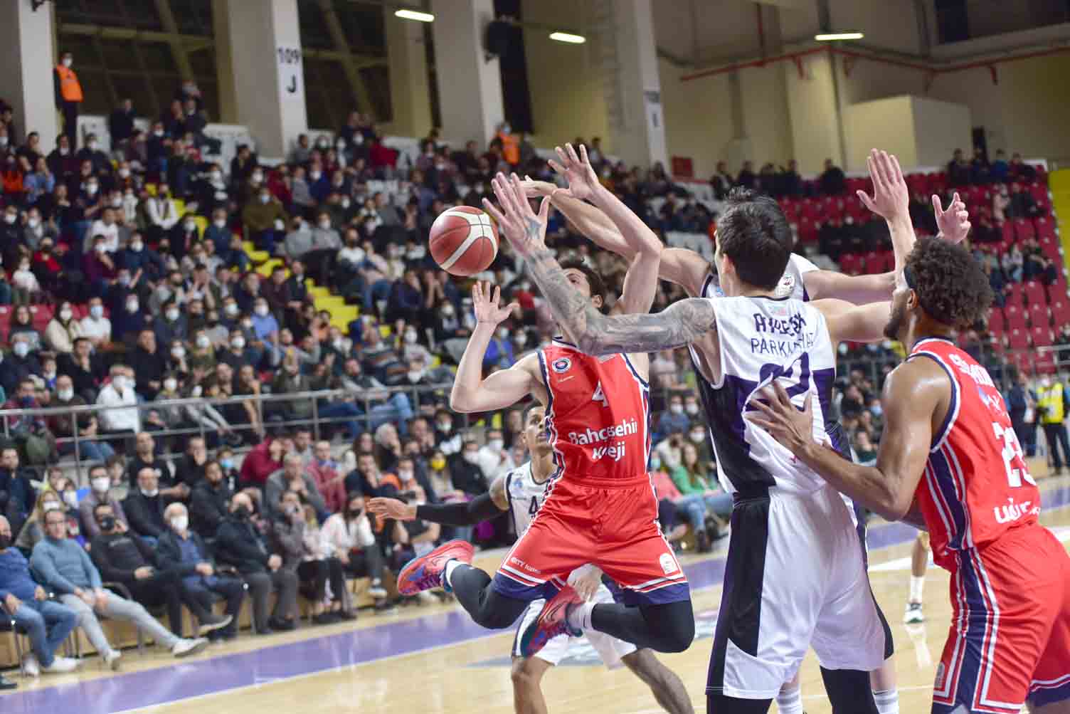 Pota'da kaybettik.. Afyon Belediyespor: 82 - Bahçeşehir Koleji: 102