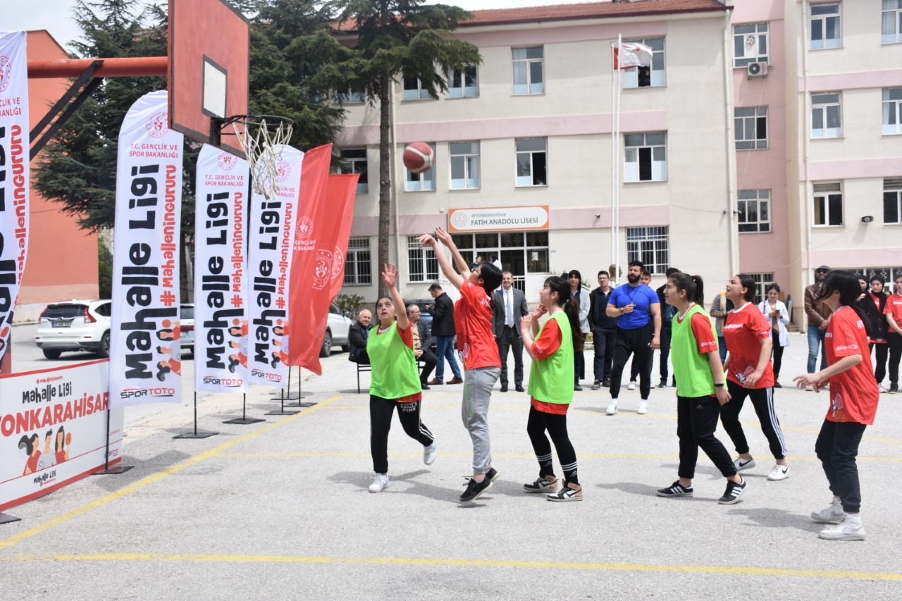 Afyonkarahisar’ı mahalle ligi heyecanı sardı