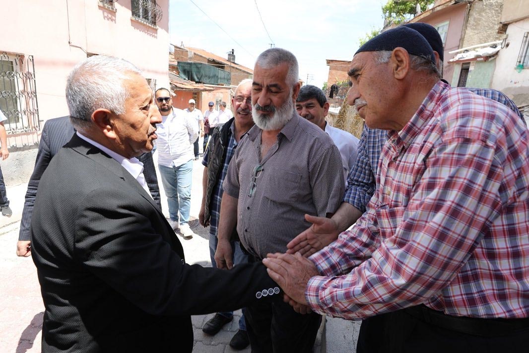 Başkan, Sümer mahallesi sakinlerinin sıkıntılarını dinledi