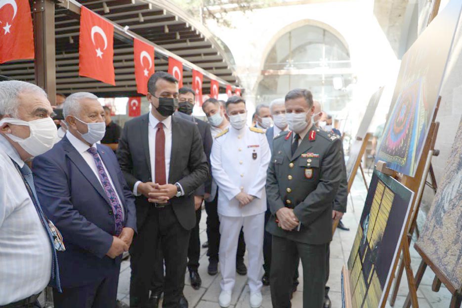 Ethem Tem fotoğraf sergisi taş medrese'de açıldı