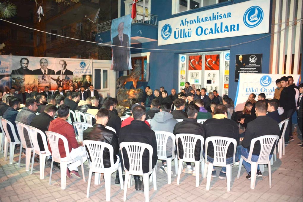 Ülkü Ocakları Başbuğ Türkeş’i unutmadı