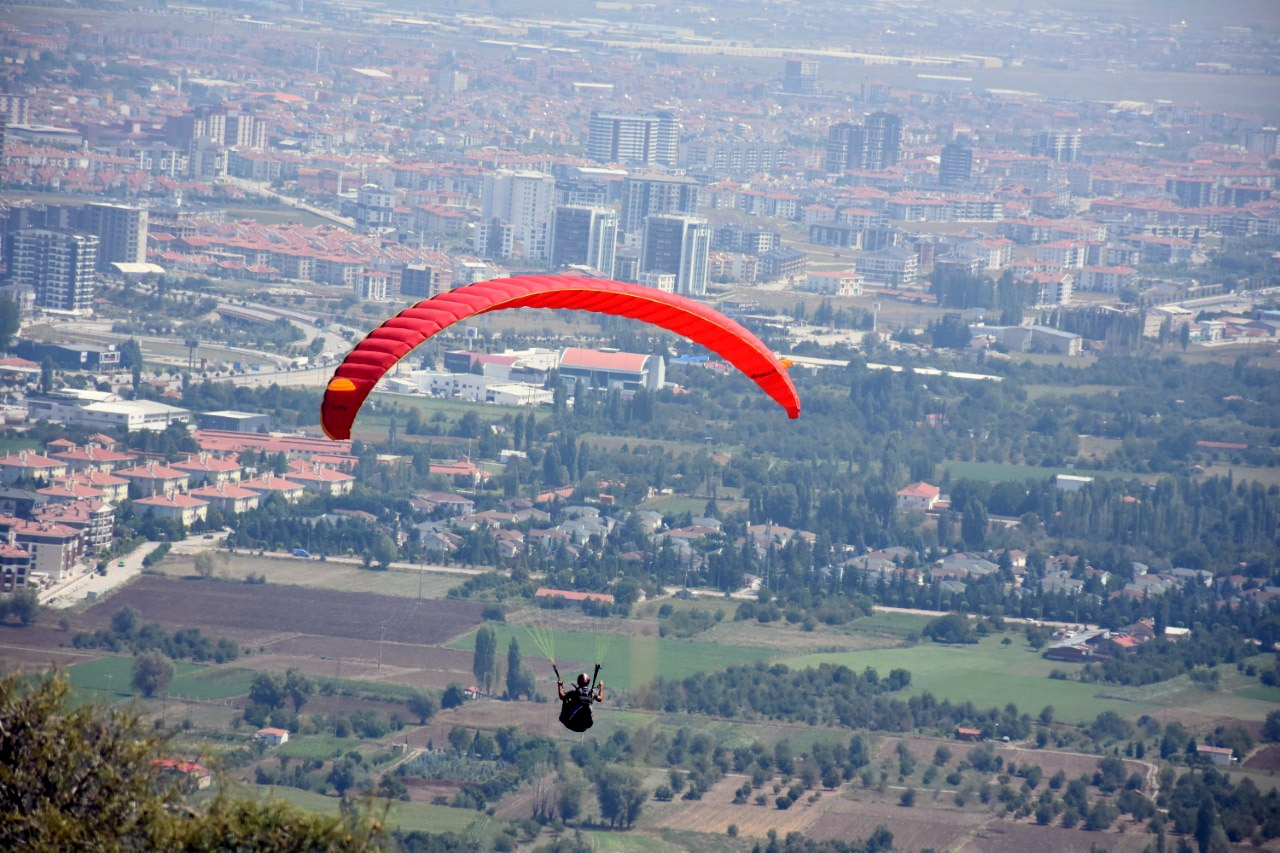 Afyon’da yamaç paraşütü festivali 